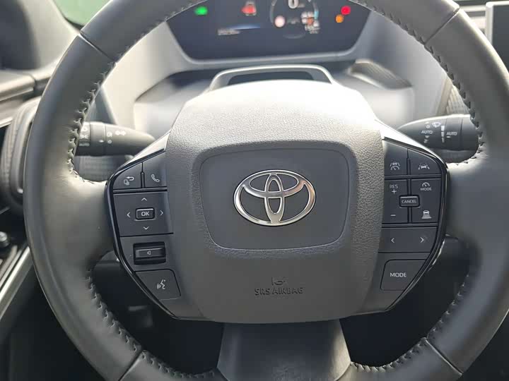 Фото 20 - Toyota bZ4X