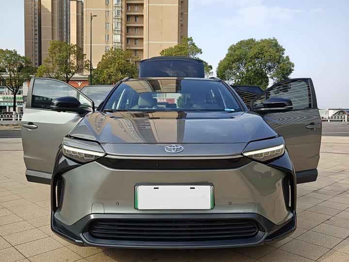 Фото 21 - Toyota bZ4X