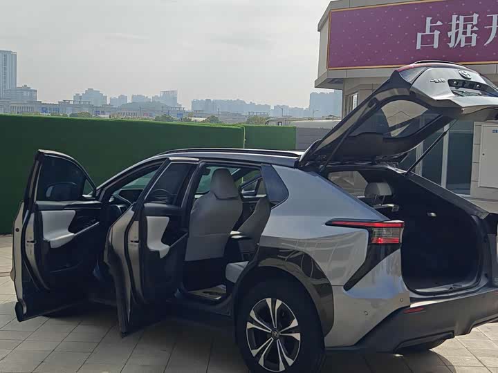 Фото 25 - Toyota bZ4X