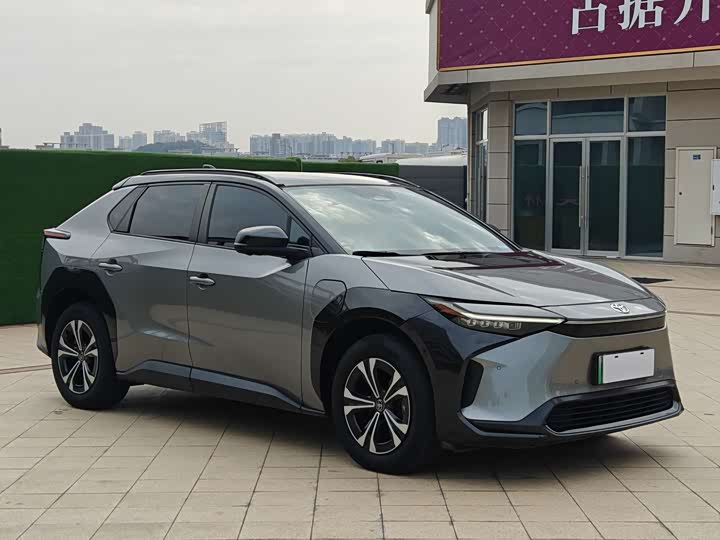 Фото 3 - Toyota bZ4X