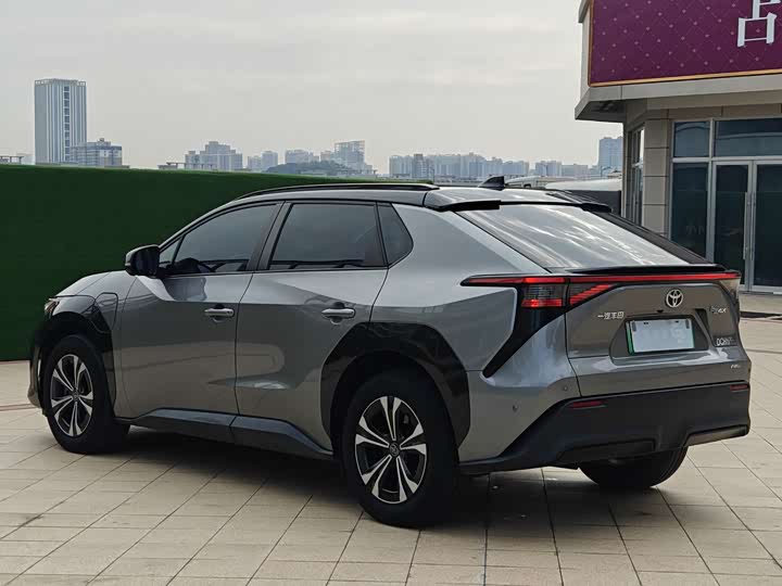 Фото 6 - Toyota bZ4X