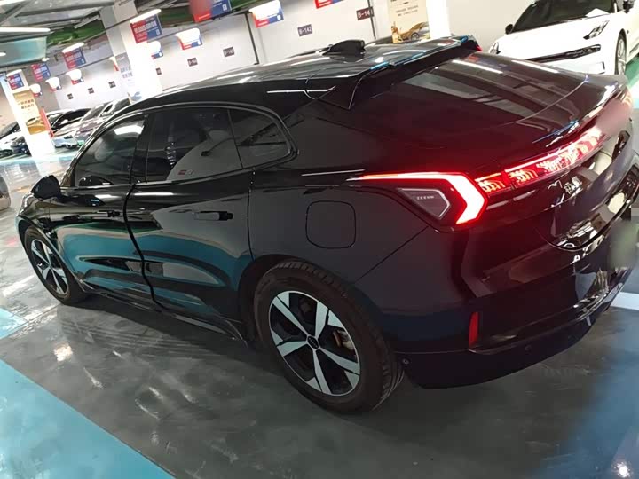 Фото 5 - Zeekr 001