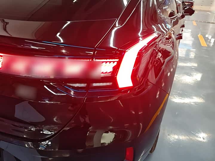 Фото 8 - Zeekr 001