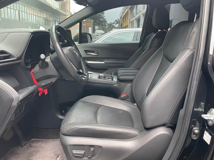 Фото 4 - Toyota Sienna