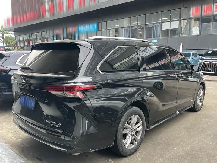 Фото 8 - Toyota Sienna