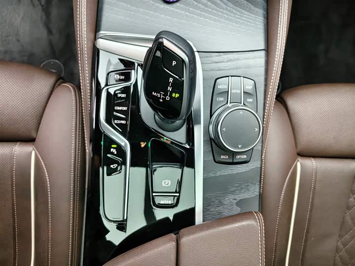 Фото 11 - BMW 5 Series