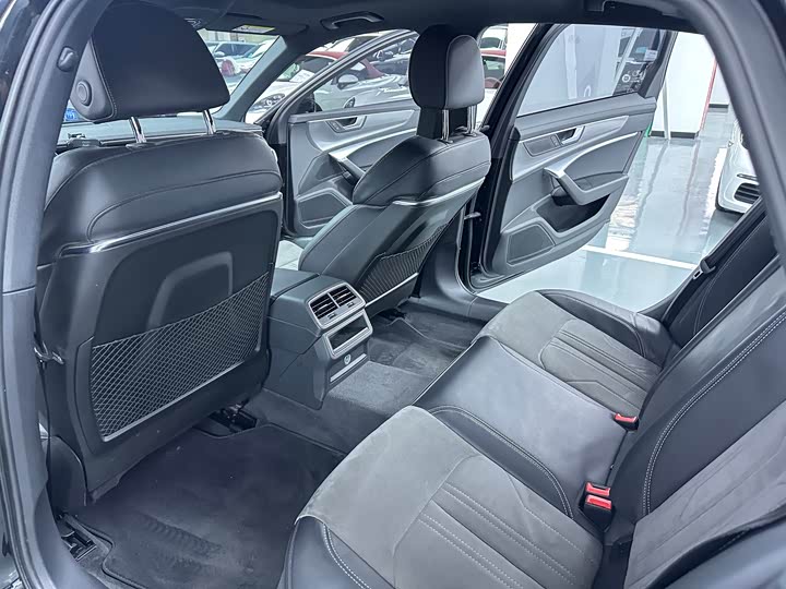 Фото 12 - Audi A6L