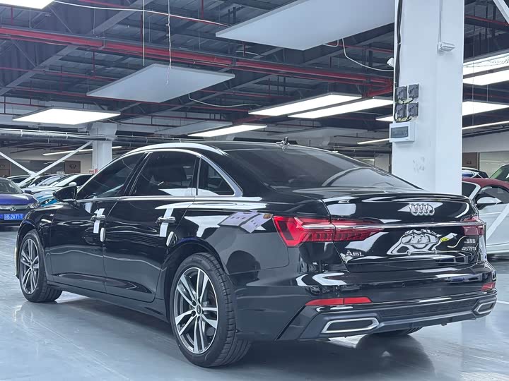 Фото 21 - Audi A6L