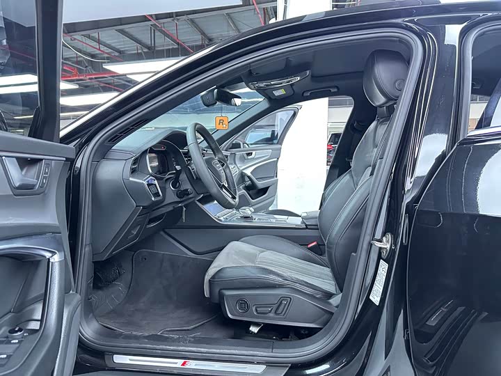 Фото 4 - Audi A6L