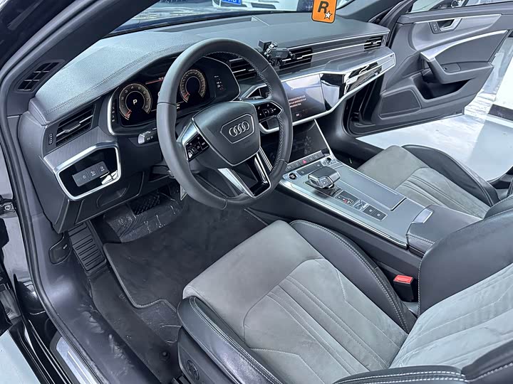 Фото 5 - Audi A6L