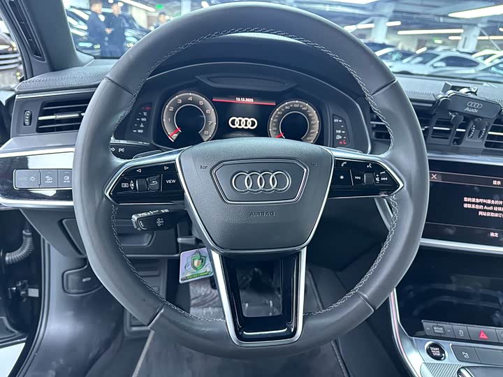 Фото 8 - Audi A6L
