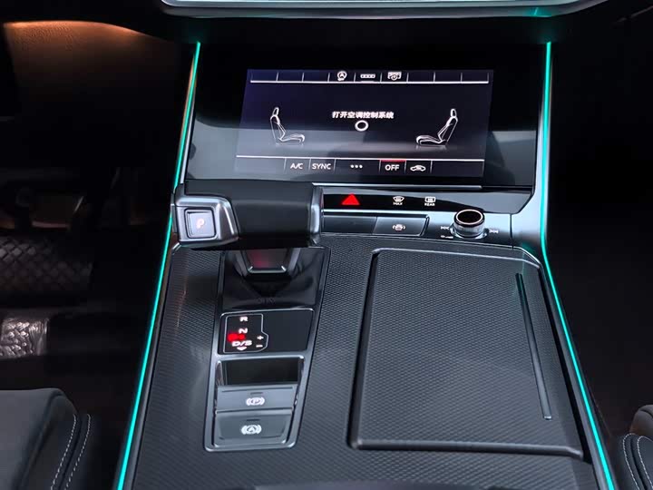 Фото 16 - Audi A6L