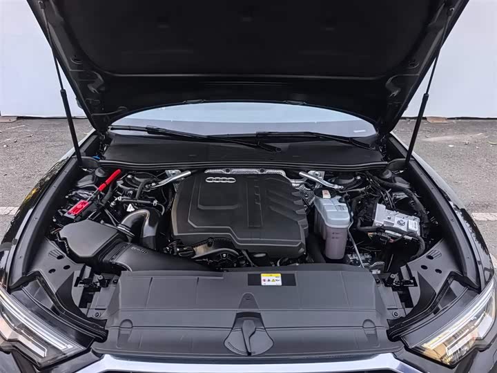 Фото 18 - Audi A6L