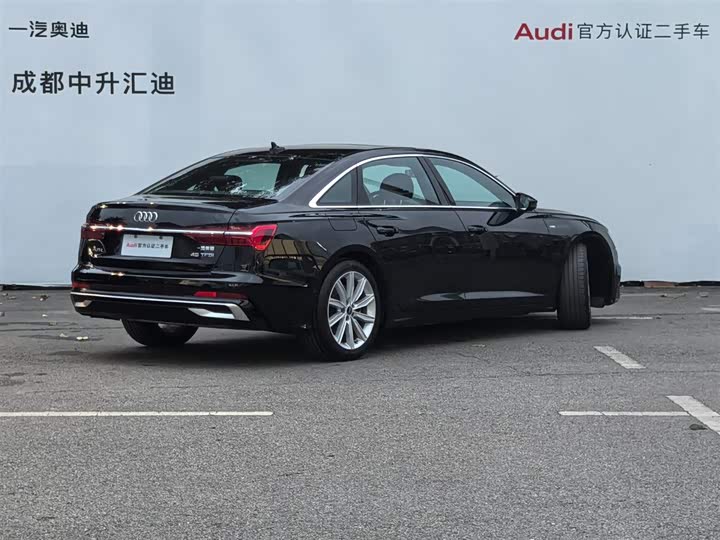 Фото 4 - Audi A6L