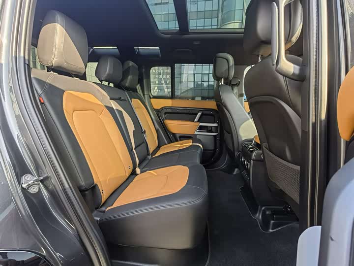 Фото 12 - Land Rover Defender