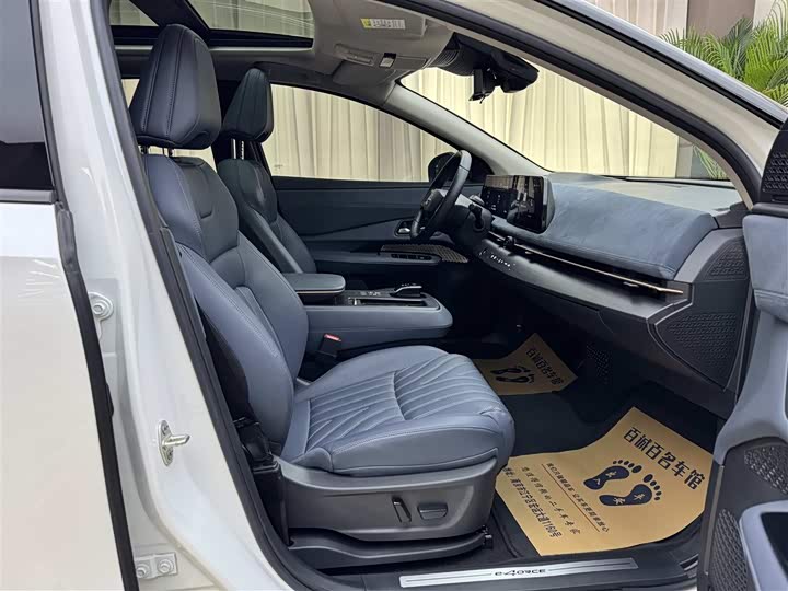 Фото 11 - Nissan Ariya EV