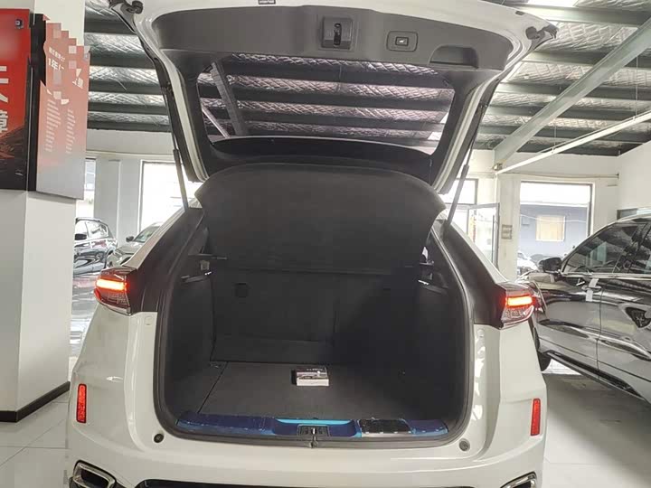 Фото 10 - Honda UR-V