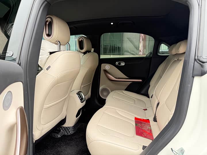 Фото 12 - Smart #1