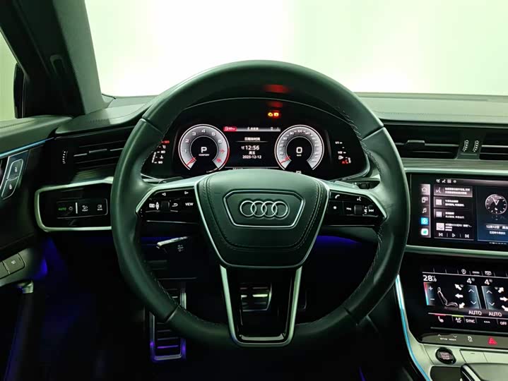 Фото 11 - Audi A6L