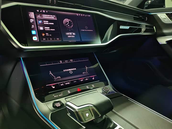 Фото 12 - Audi A6L