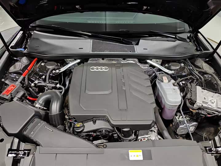 Фото 16 - Audi A6L