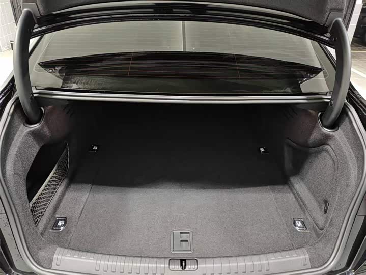 Фото 17 - Audi A6L