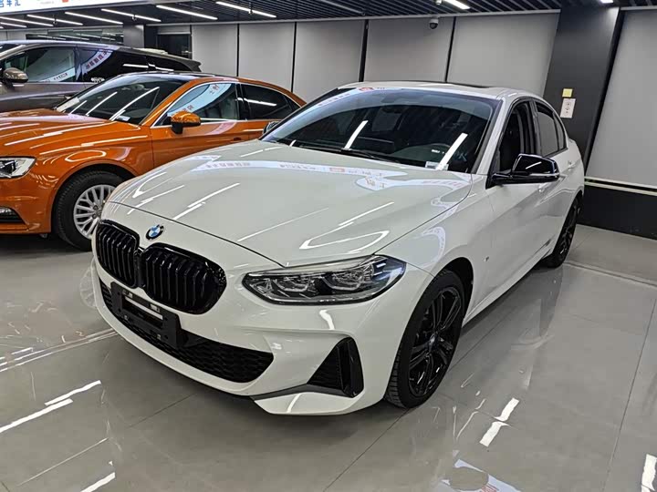 Фото 2 - BMW 1 Series