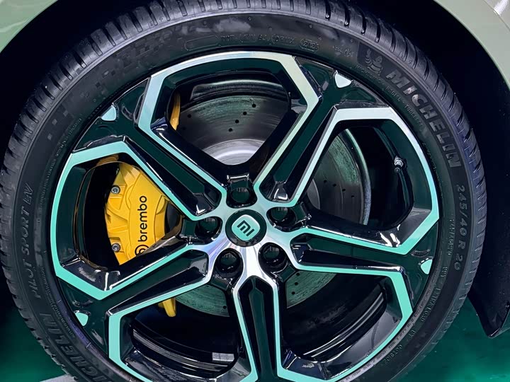 Фото 17 - Xiaomi SU7