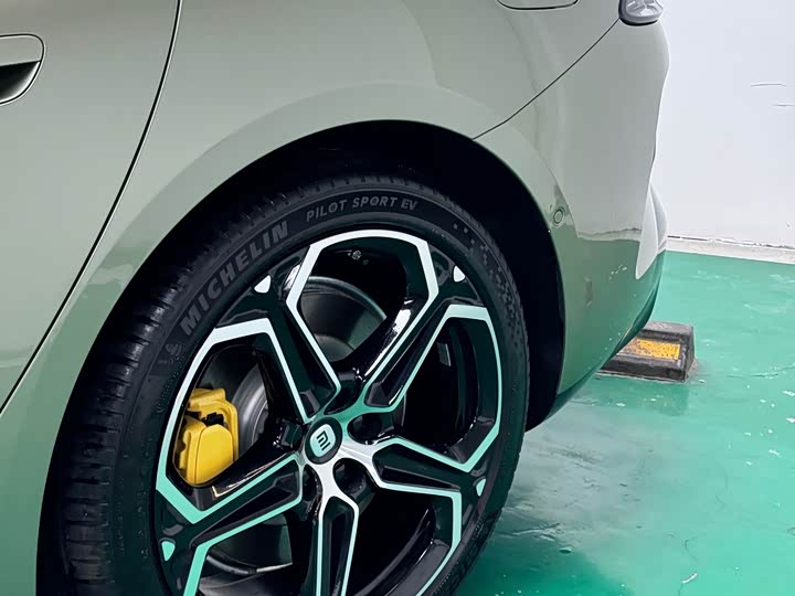 Фото 9 - Xiaomi SU7