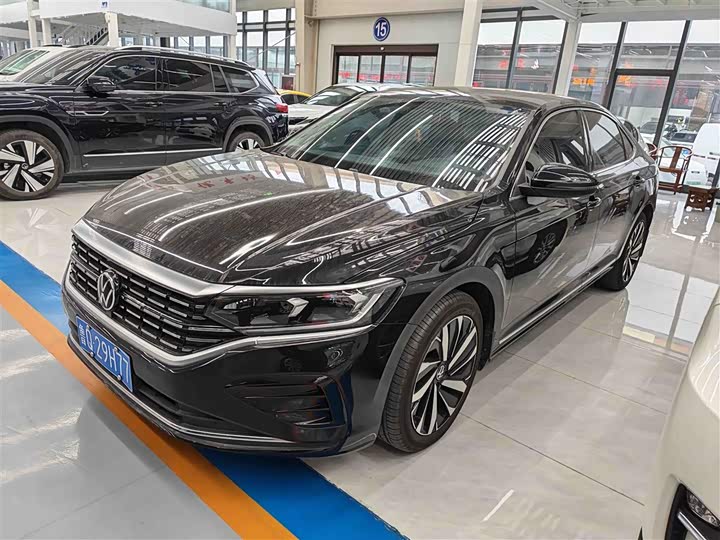 Фото 2 - Volkswagen Passat