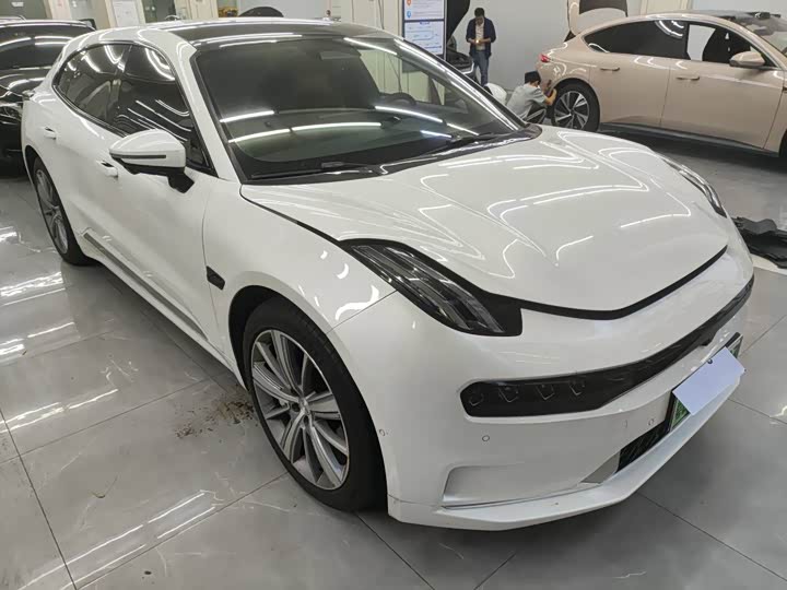 Фото 3 - Zeekr 001