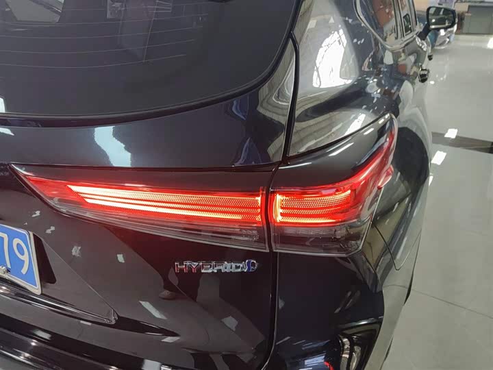 Фото 8 - Toyota Highlander