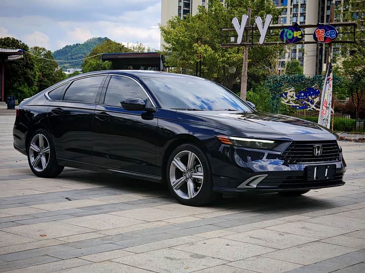 Фото 3 - Honda Accord