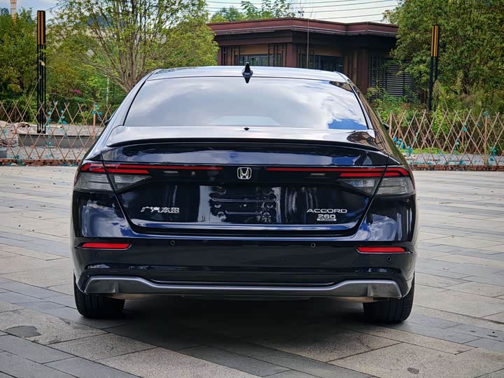 Фото 5 - Honda Accord