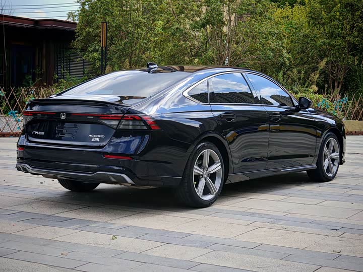 Фото 6 - Honda Accord