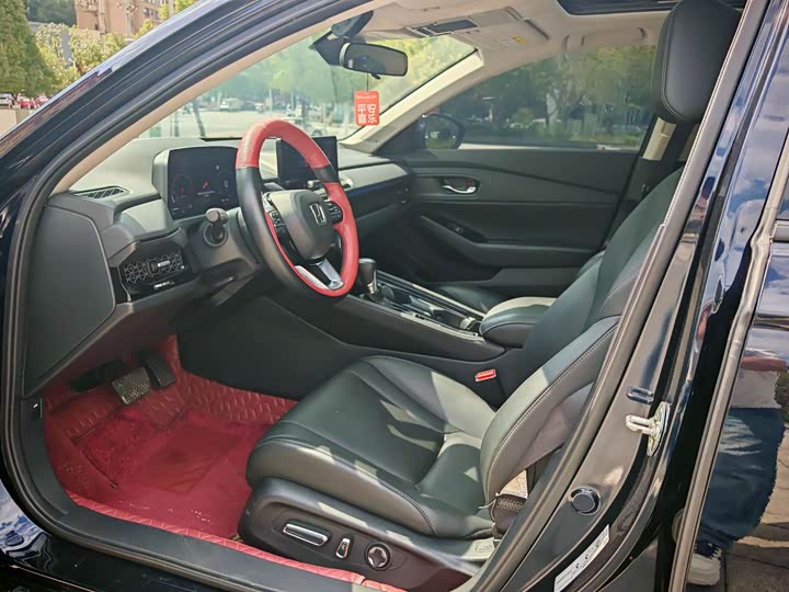 Фото 7 - Honda Accord