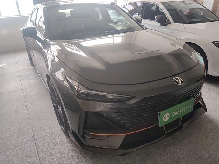 Фото 4 - Changan UNI-V