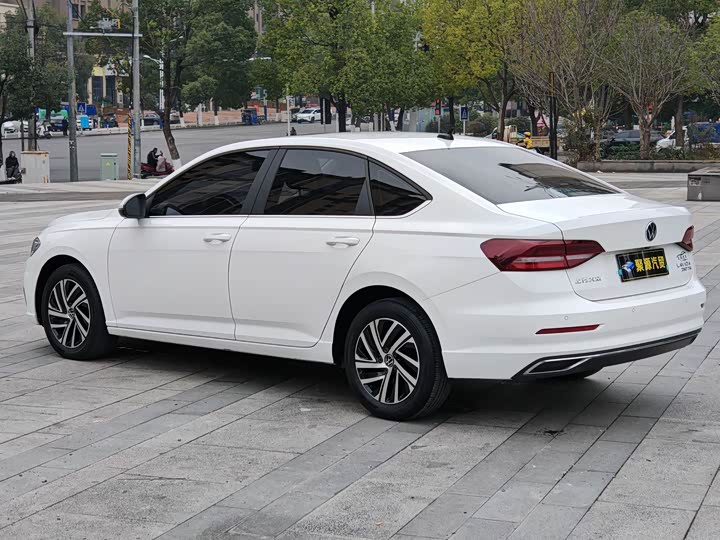 Фото 4 - Volkswagen Lavida