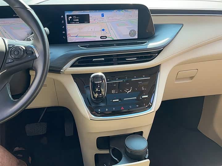 Фото 6 - Buick GL8 ES