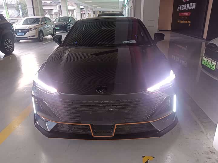 Фото 2 - Changan UNI-V