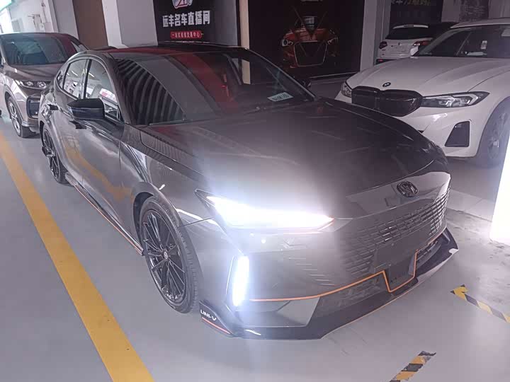 Фото 3 - Changan UNI-V