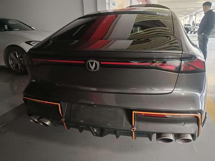 Фото 8 - Changan UNI-V