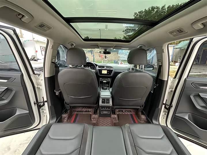 Фото 9 - Volkswagen Tiguan L Pro