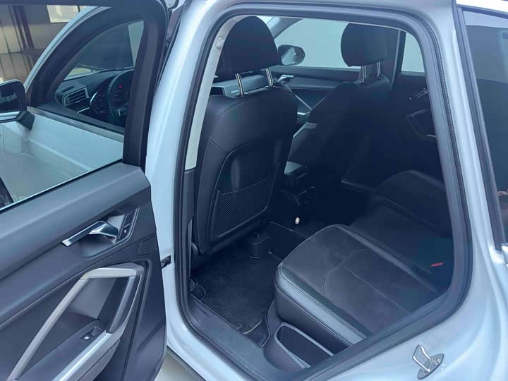 Фото 10 - Audi Q3