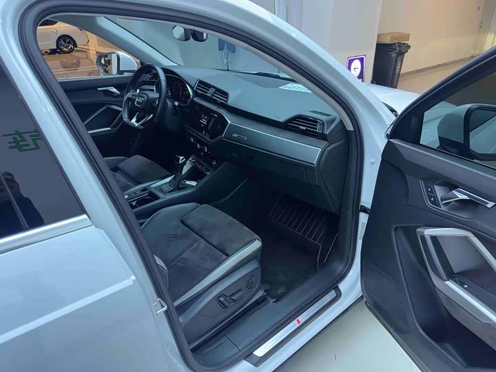 Фото 11 - Audi Q3