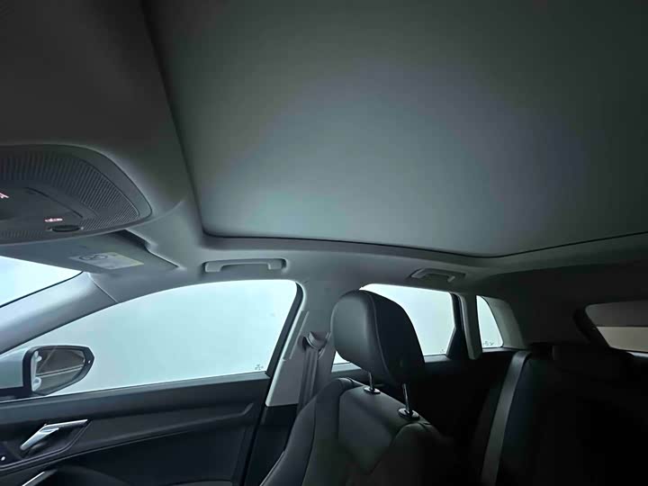 Фото 16 - Audi Q3