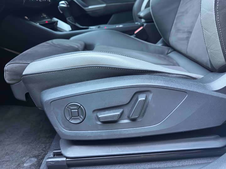 Фото 17 - Audi Q3