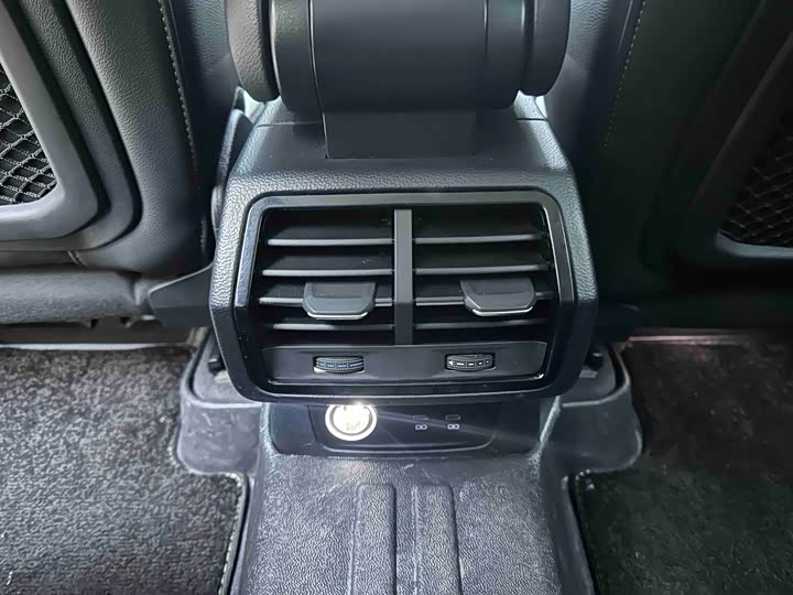 Фото 18 - Audi Q3