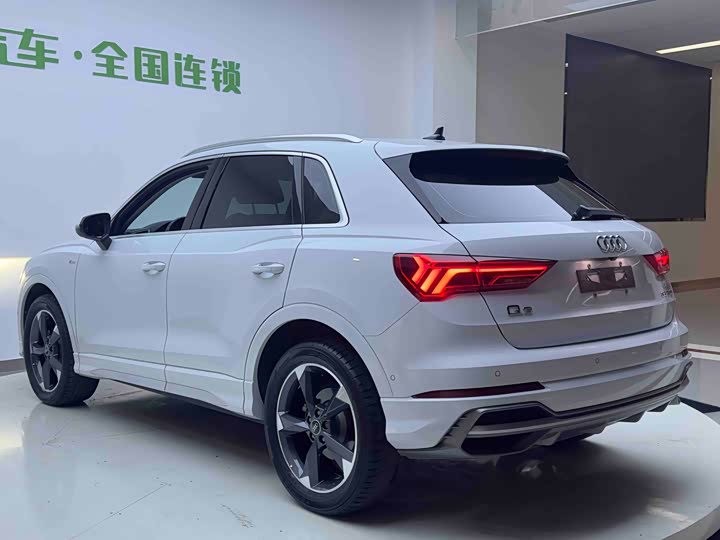 Фото 4 - Audi Q3