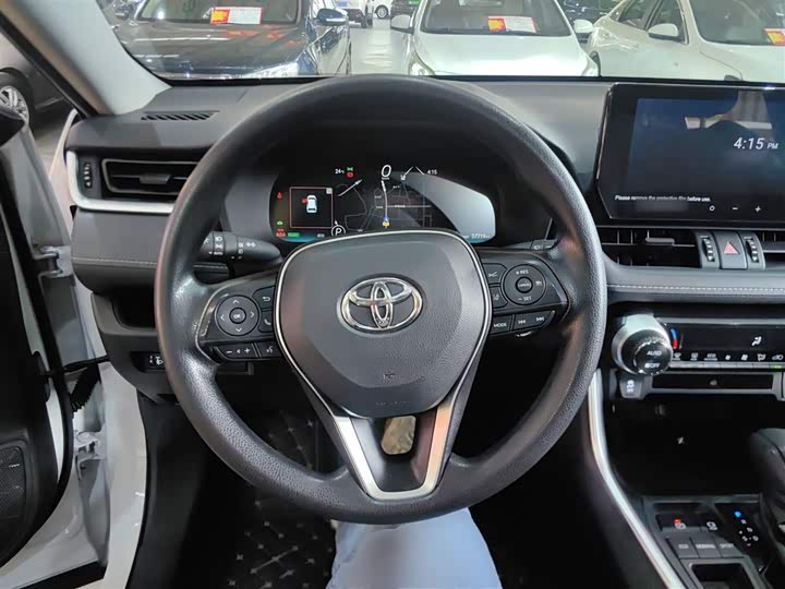 Фото 11 - Toyota RAV4